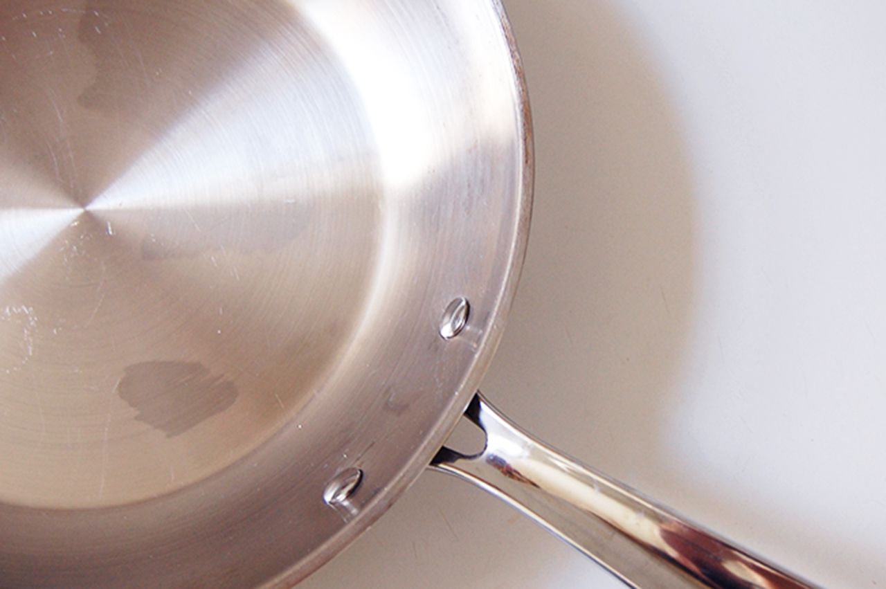 How to Clean Burnt Stainless Steel Pots and Pans